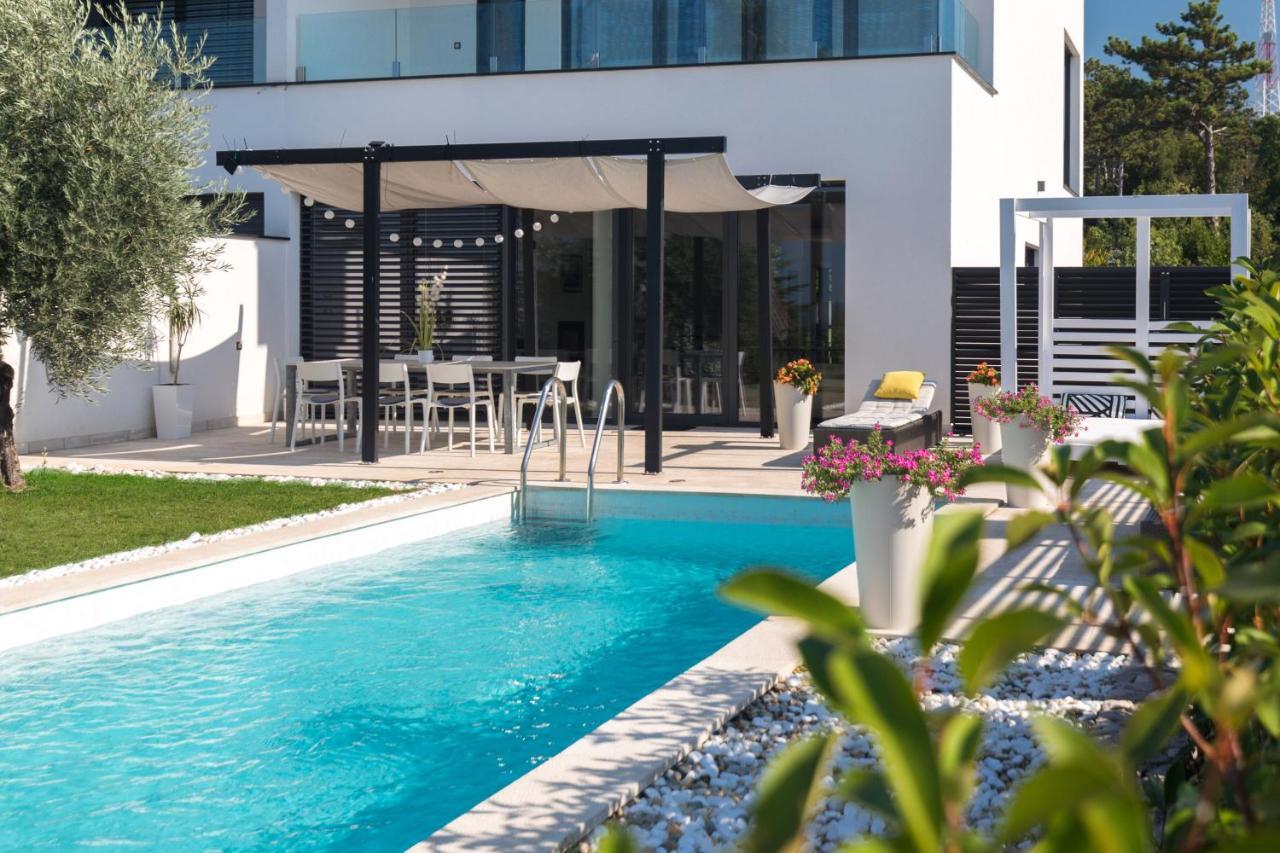 Villa Benic ซริกเวนิซา ภายนอก รูปภาพ